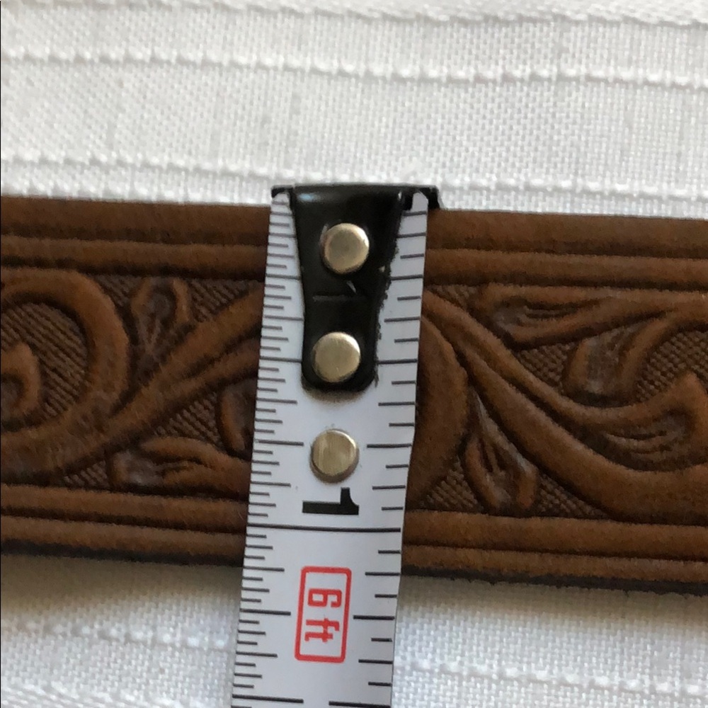 Women’s Justin Leather western style belt Sz 28 Brown Leather with heart buckle - Picture 6 of 16
